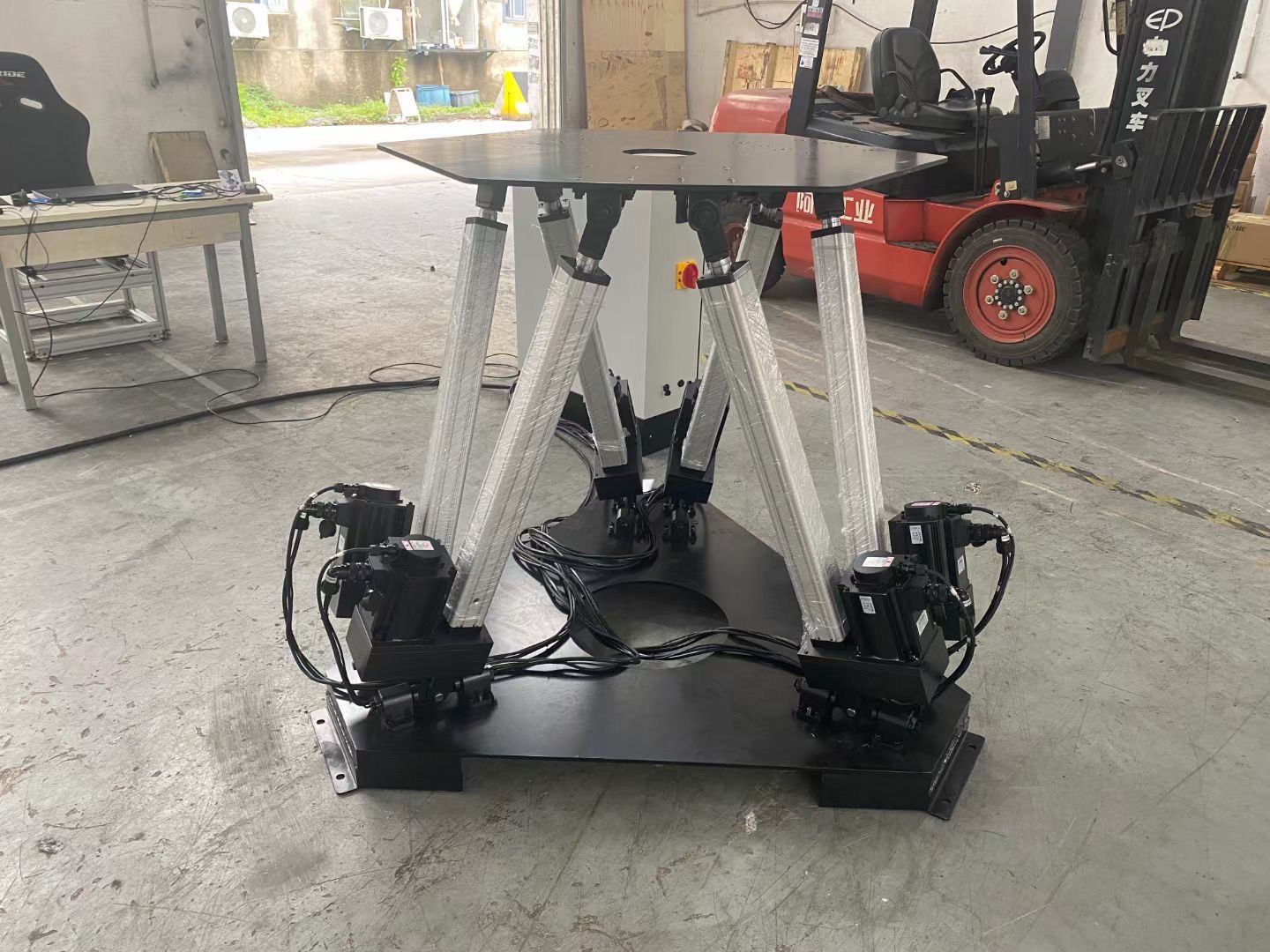 6 Axis Six Degrees of Freedom Motion Platform 1000kg Payload 500mm Stroke FDR
